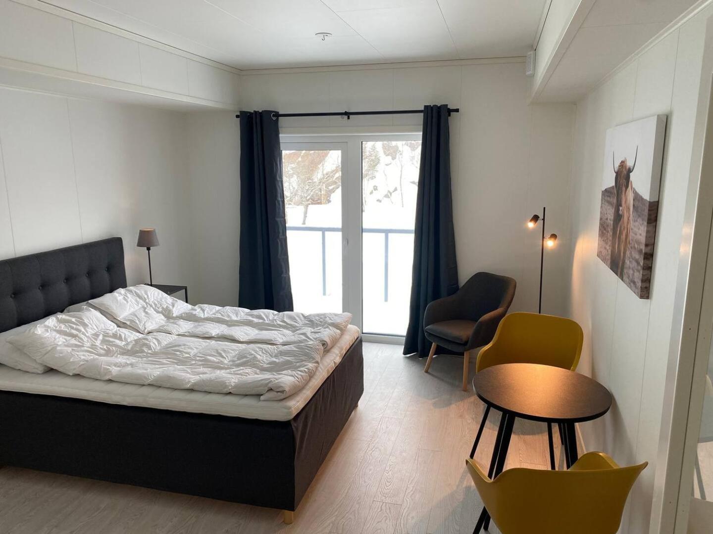 Lovely Serviced Studio Apartment In Lofoten! Svolvaer Exterior photo